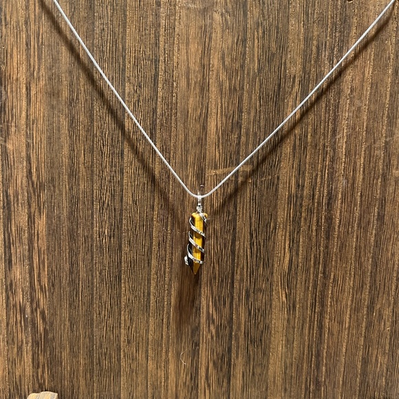 TIGER’S EYE SILVER WRAPPED BOHO PROTECTION HEALING CRYSTAL AMULET NECKLACE - Picture 3 of 4